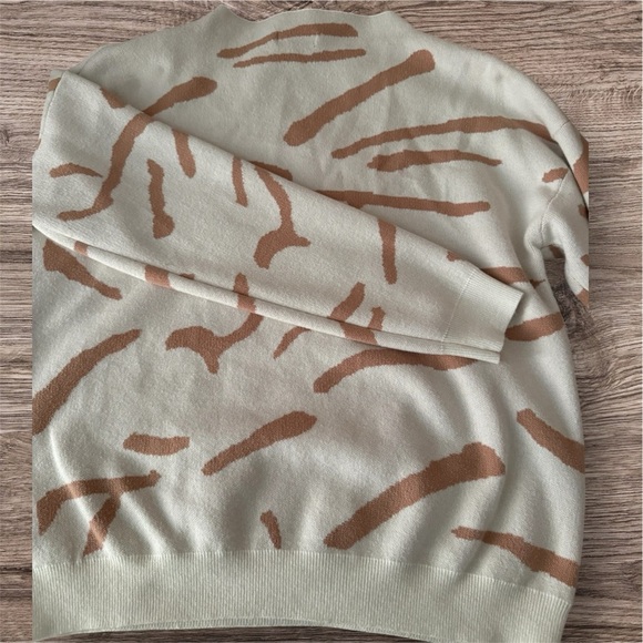 Cream & Brown Abstract Pattern Mock Neck Sweater - Size L - Picture 3 of 6